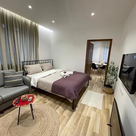 Krista * טיראנה